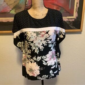 NWT Chico's Black and White Floral Blouse, Chico size 0